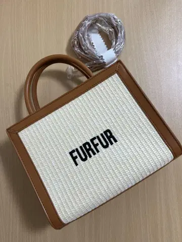 [ FUR FUR ] 라피아 로고 토트백