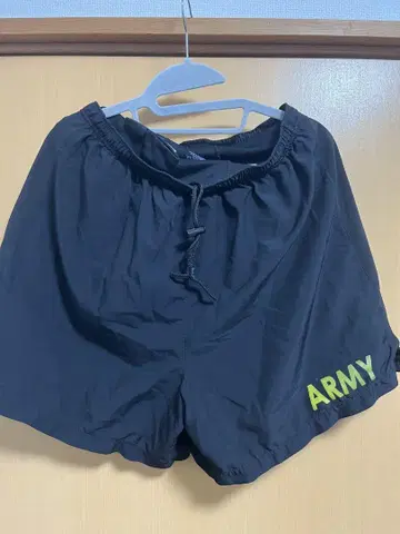 블랙 ARMY 프린트 숏팬츠