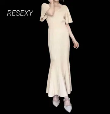 리젝시 플레어 슬리브 머메이드 니트 원피스 리브 아이보리