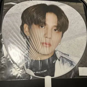 ATEEZ 종호 부채