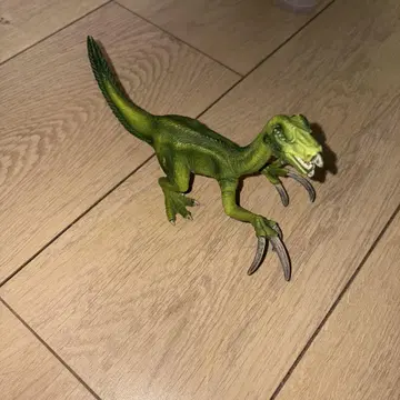 테리지노사우루스 피규어