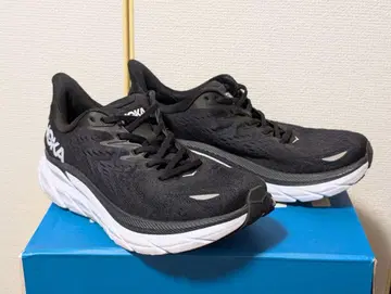 HOKA 클리프톤 8 와이드 27cm 컬러: BWHT