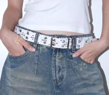 스터드 장식 화이트 벨트