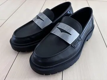 ZARA 메탈 아플리케 로퍼 40 블랙 컬러