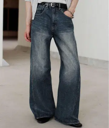 CURVED FLARE BAGGY DENIM L 사이즈