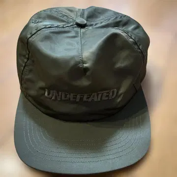 UNDEFEATED 캡