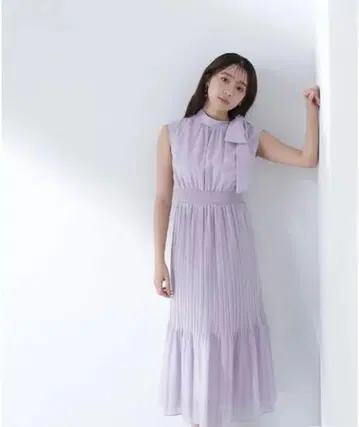 새상품급 내추럴 뷰티 베이직 사이드 리본 플리츠 원피스 M 사이즈