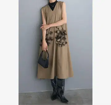 플라워 모티브 V넥 원피스 빔즈 tobechic 좋아하시는 분께