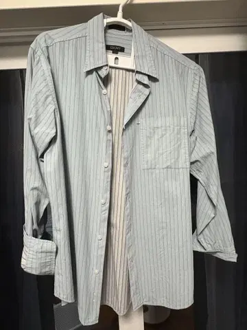 DKNY 블루 스트라이프 셔츠