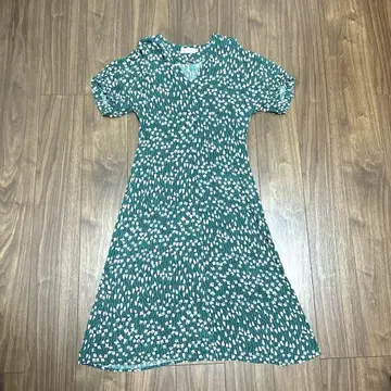 새상품급 marimekko 마리메꼬 롱 기장 원피스 꽃무늬 그린 38