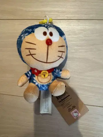도라에몽 꽃무늬 봉제 인형 약 15cm