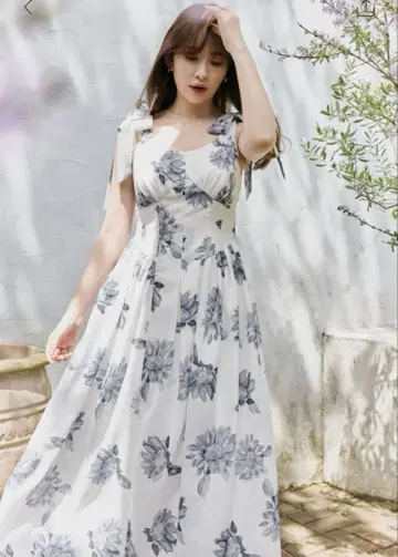 Herlipto Sunflower Printed Midi Dress M
