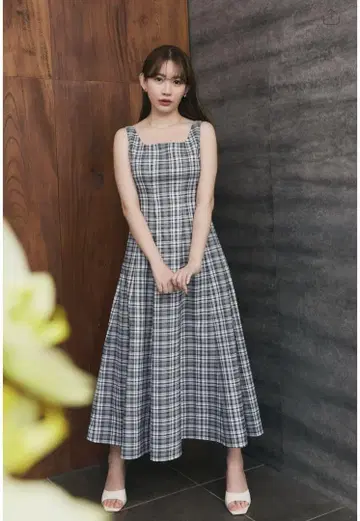 Herlipto Paddington Long Dress M
