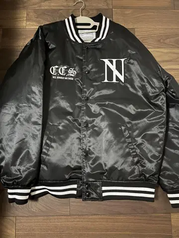 The BONEZ CCS N 바시티 자켓 블랙