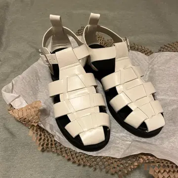 GAP 화이트 샌들