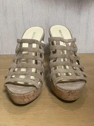 BRUNOMAGLI 베이지 뮬