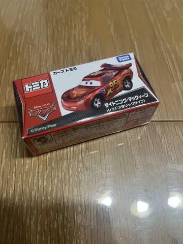 레어템 새상품급 카 Cars 토미카 라이트닝 맥퀸 (레드 메탈릭 타입)