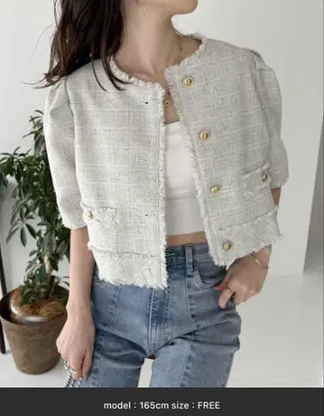 NICE CLAUP [럭셔리] 반팔 트위드 자켓 골드 버튼 노카라