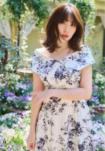 새상품 Her lip to Secret Garden Midi Dress