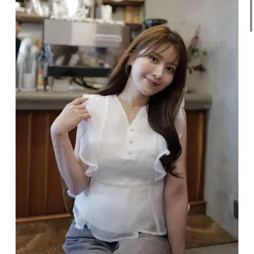 Luan ORGANDY FRILL BLOUSE