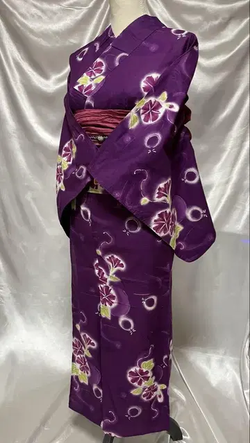 보라색 꽃무늬 유카타