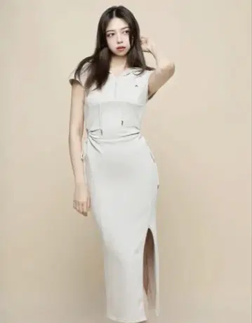 ANDMARY 에밀리 슬릿 드레스