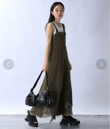 [미사용 새상품] JEANASIS 지나시스 크러쉬 데님 멜빵 스커트