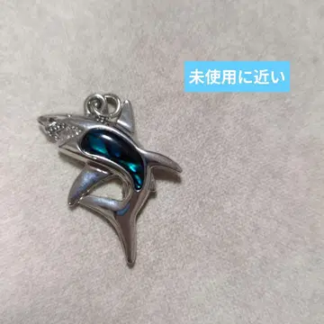 상어 모양 실버 펜던트