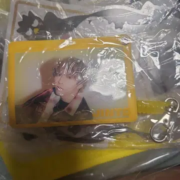 M!LK 요시다 진토 패스 케이스