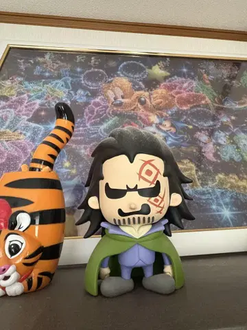 몽키 D 드래곤 피규어