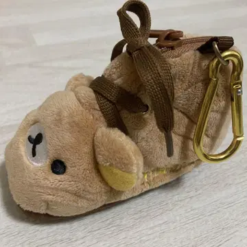리락쿠마 스니커즈형 카라비너 소품함