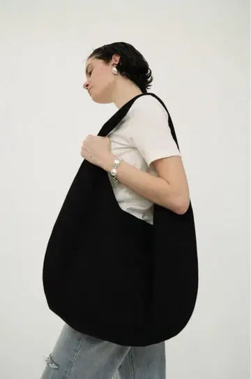 CLANE 신규 매장 한정 ROUND TOTE BAG