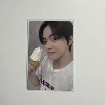 보이플라 이리오 트레이딩 카드