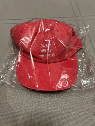 영화 SUPER HAPPY FOREVER 슈퍼 해피 포에버 CAP