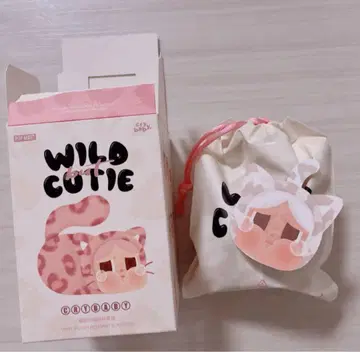 Crybaby wild but cutie 화이트