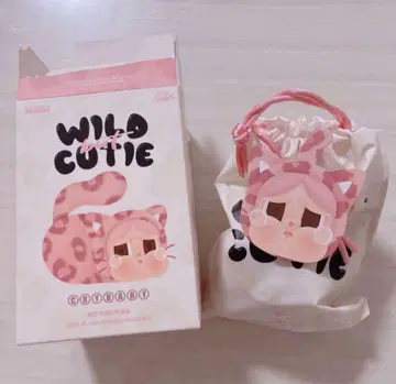 Crybaby wild but cutie 봉제 인형 펜던트 핑크