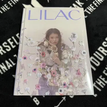IU LILAC 포토북 부속물 있음