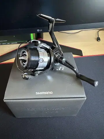 SHIMANO 23 뱅퀴시 C2000S 박스 포함