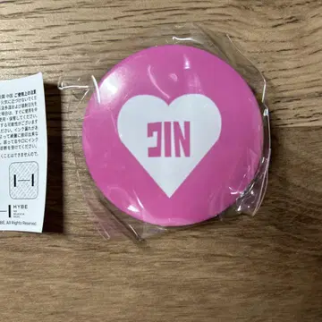 BTS 진 JIN 하트 모양 캔뱃지 핑크