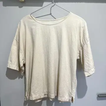 젠 선생님의 일상복 반팔 티셔츠 아이보리