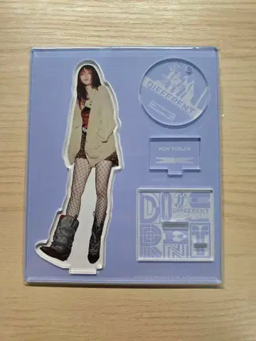 LE SSERAFIM 아크릴 스탠드 pop up 윤진