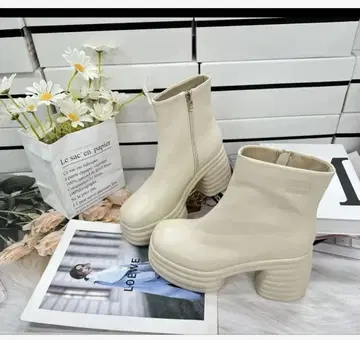 크림색 지퍼 숏부츠