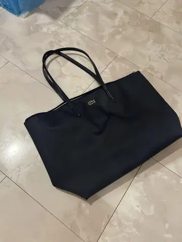 LACOSTE 쁘띠 피케 라지 토트백 네이비