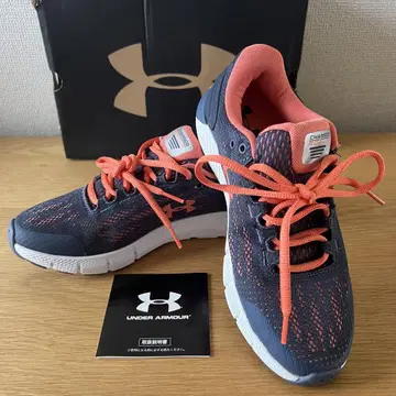 UNDER ARMOUR 언더아머 스니커즈 23.5cm