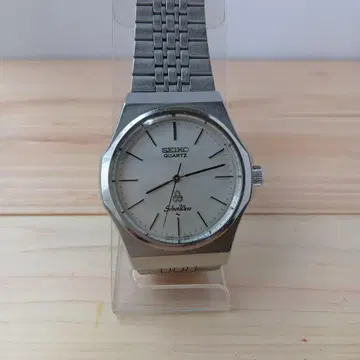 SEIKO 실버 웨이브 쿼츠 손목시계 SS