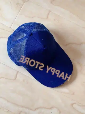 파란색 메쉬 야구 모자