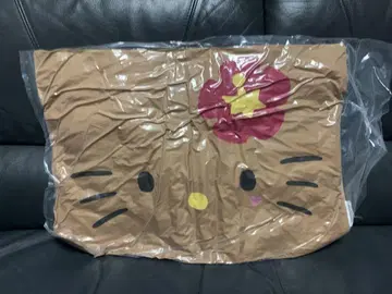 햇볕에 탄 키티 쿠션