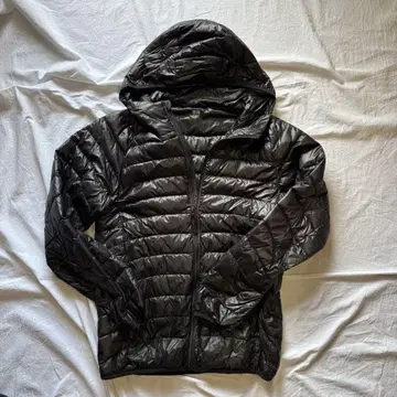 UNIQLO 블랙 후드 다운 자켓