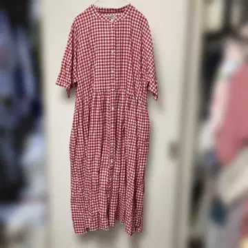 사만사 모스모스 스탠드 카라 원피스 레드