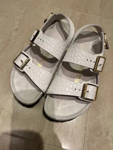BIRKENSTOCK 밀라노 rivet 크로코 엠보 엠보싱 36